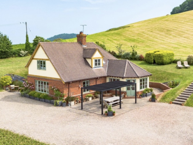 PROPERTY | A fabulous property in a rural setting that’s for sale within touching distance of Hereford and Leominster 