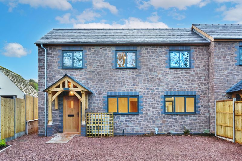 FEATURED | A beautiful new build semi-detached three bedroom house in a stunning Herefordshire village 