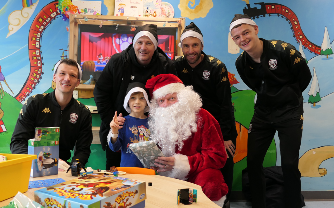 NEWS | Hereford FC players and staff bring cheer to Hereford County Hospital’s Children’s Ward