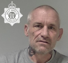DO NOT APPROACH | West Mercia Police search for a man who is wanted on recall to prison and warn public to not approach him 