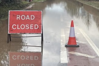 NEWS | Police close a major route in Herefordshire due to rising flood water 