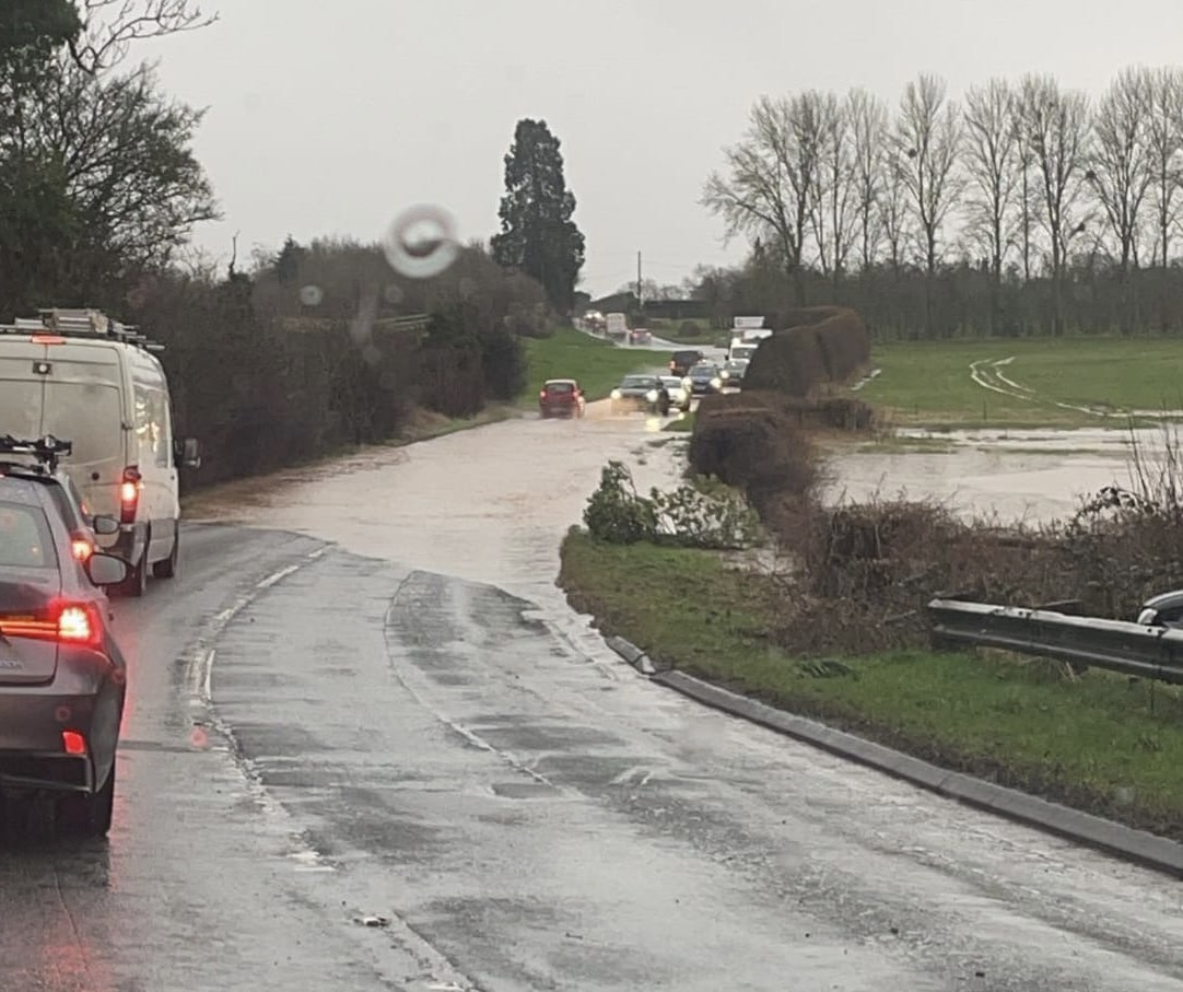 NEWS | A number of roads in Herefordshire remain closed due to flooding this morning – CHECK BEFORE YOU TRAVEL