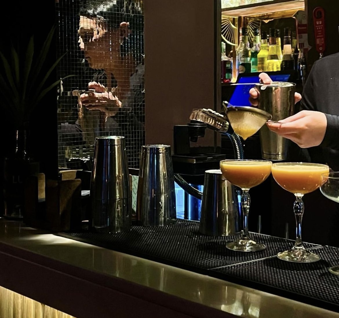 FEATURED | A brand new cocktail bar has opened its doors in Hereford and will start to serve fabulous food from today!