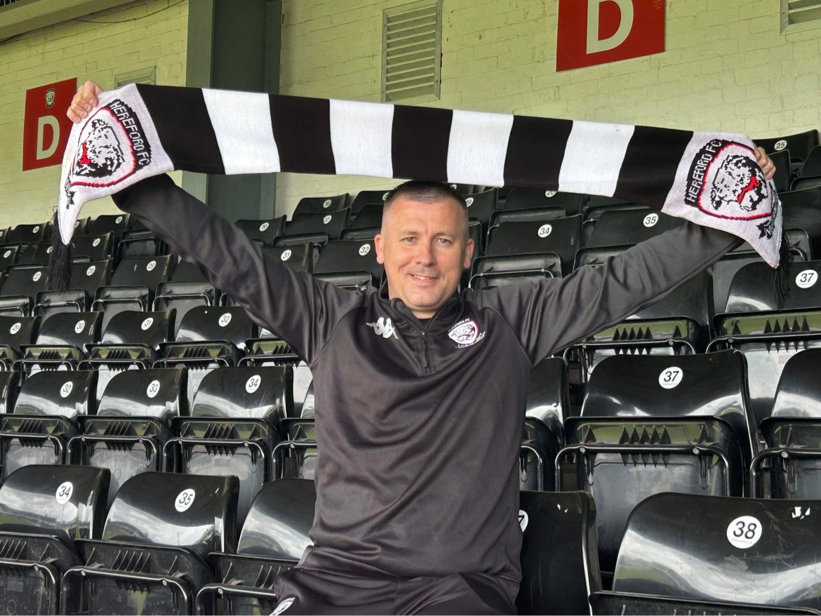 FOOTBALL | Hereford FC Manager Paul Caddis signs new contract at Edgar Street