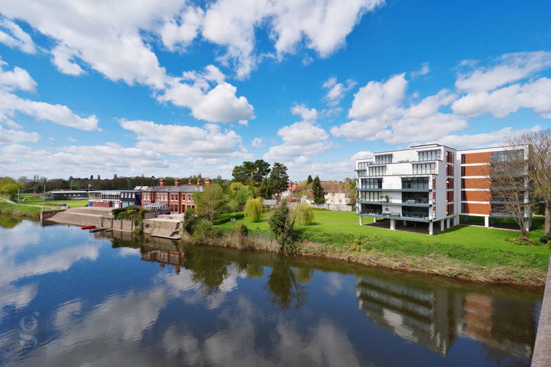 FEATURED | A stunning apartment in Hereford in a riverside setting that’s just a five minute walk from the city centre 