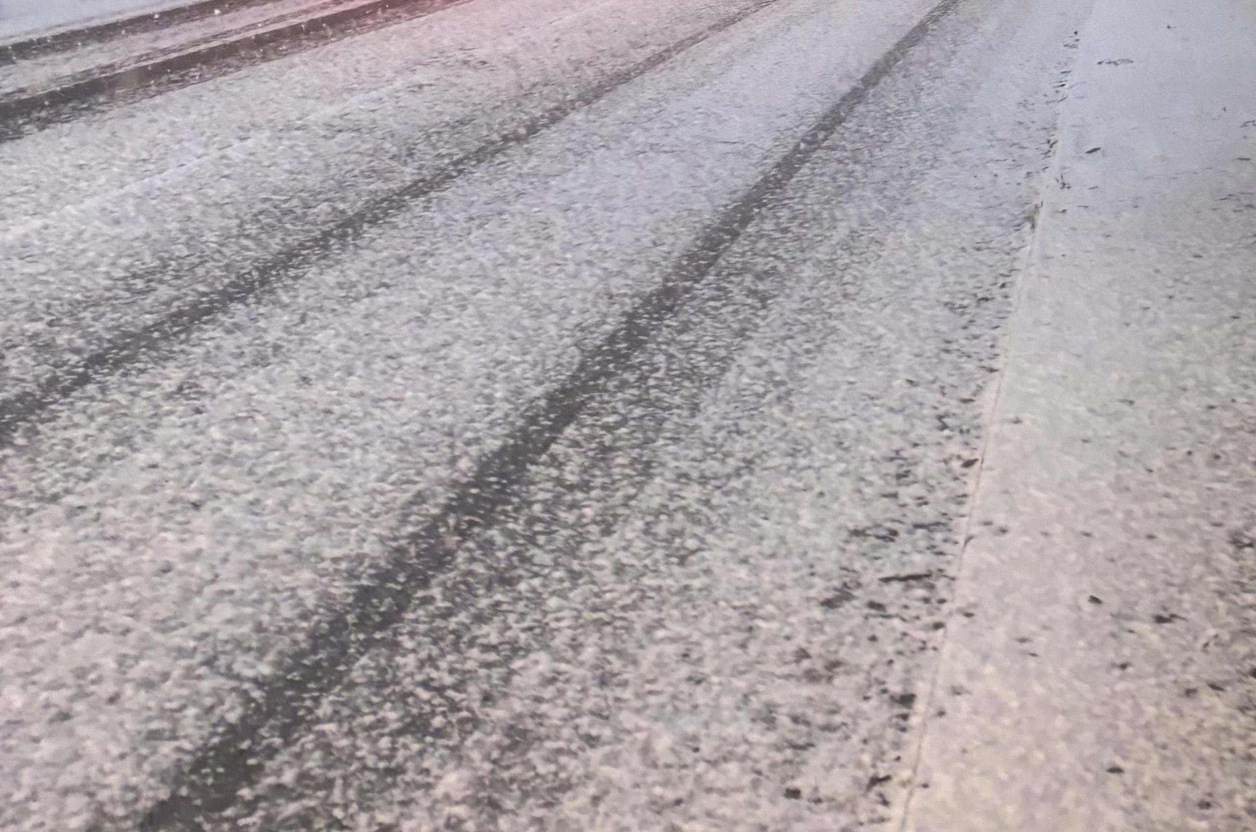 NEWS | Motorists told to only travel if necessary this morning with snow causing significant issues on a busy route 