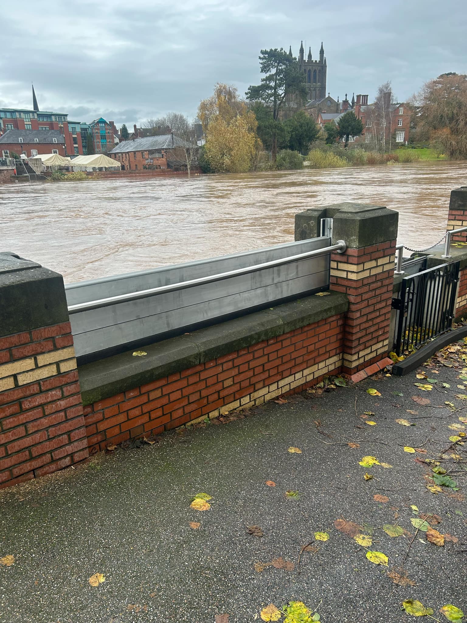 FLOODING – 7PM | A number of roads are closed due to flooding this evening in Herefordshire and Monmouthshire