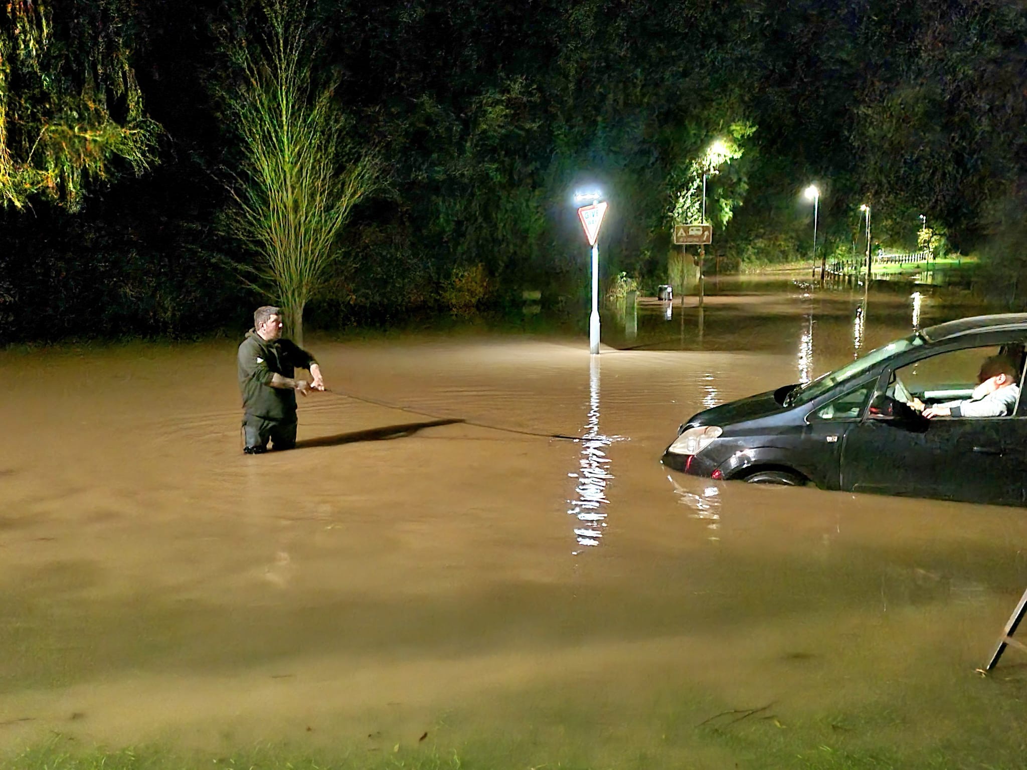 FLOODS | A number of roads remain closed in Herefordshire this morning due to flooding 