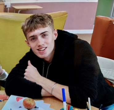 NEWS | Police are appealing for help in finding a missing teenager who was last seen near the M48 Severn Bridge