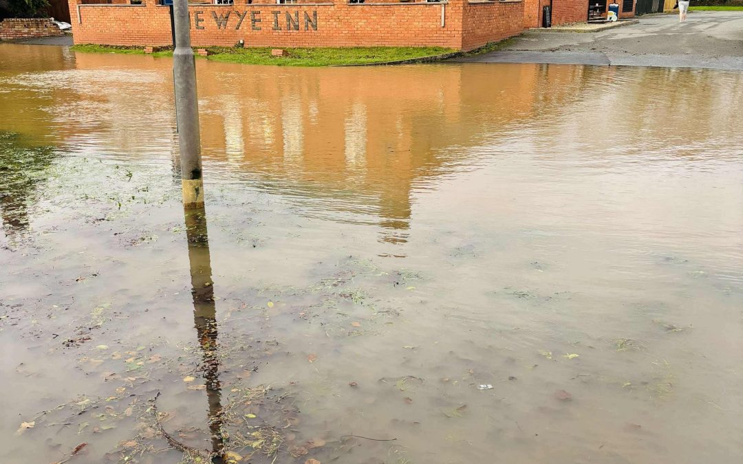 STORM DARRAGH – 2.45PM Update | River levels set to peak in Hereford in the coming hours with many roads now closed due to flooding