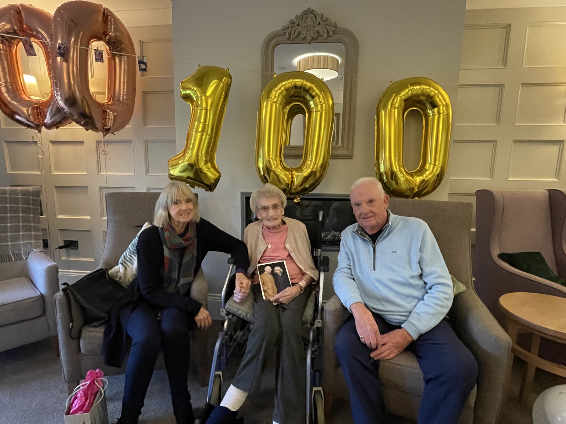 NEWS | 2 x 100-year-olds celebrate their birthdays on the same day in Hereford care home