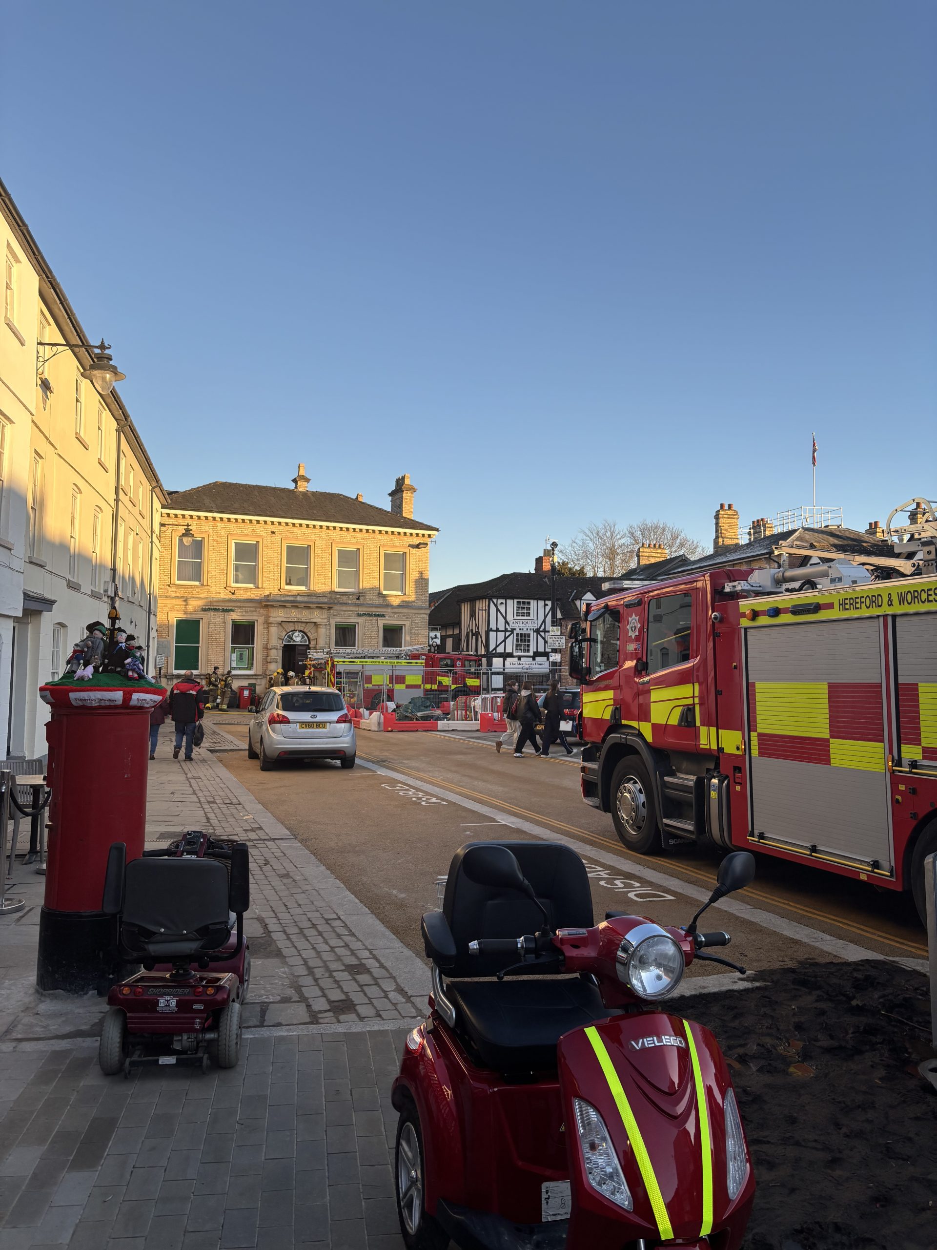 BREAKING | Fire crews called to a bank in Leominster this afternoon after reports of a smell of burning coming from the basement