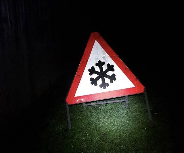 TRAVEL | Motorists urged to remain extra cautious on the roads this morning with icy conditions after temperatures dropped to -9c in parts of Herefordshire overnight 