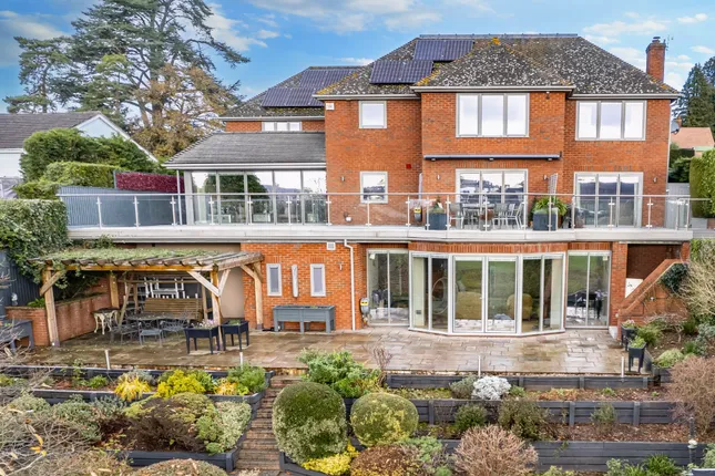 PROPERTY | This stunning riverside property in Hereford that has a heated indoor swimming pool and beautiful gardens overlooking the River Wye