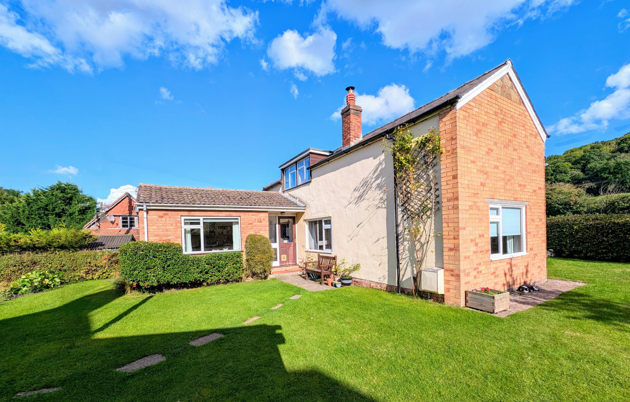 PROPERTY | A charming detached cottage located in a semi-rural area of Herefordshire