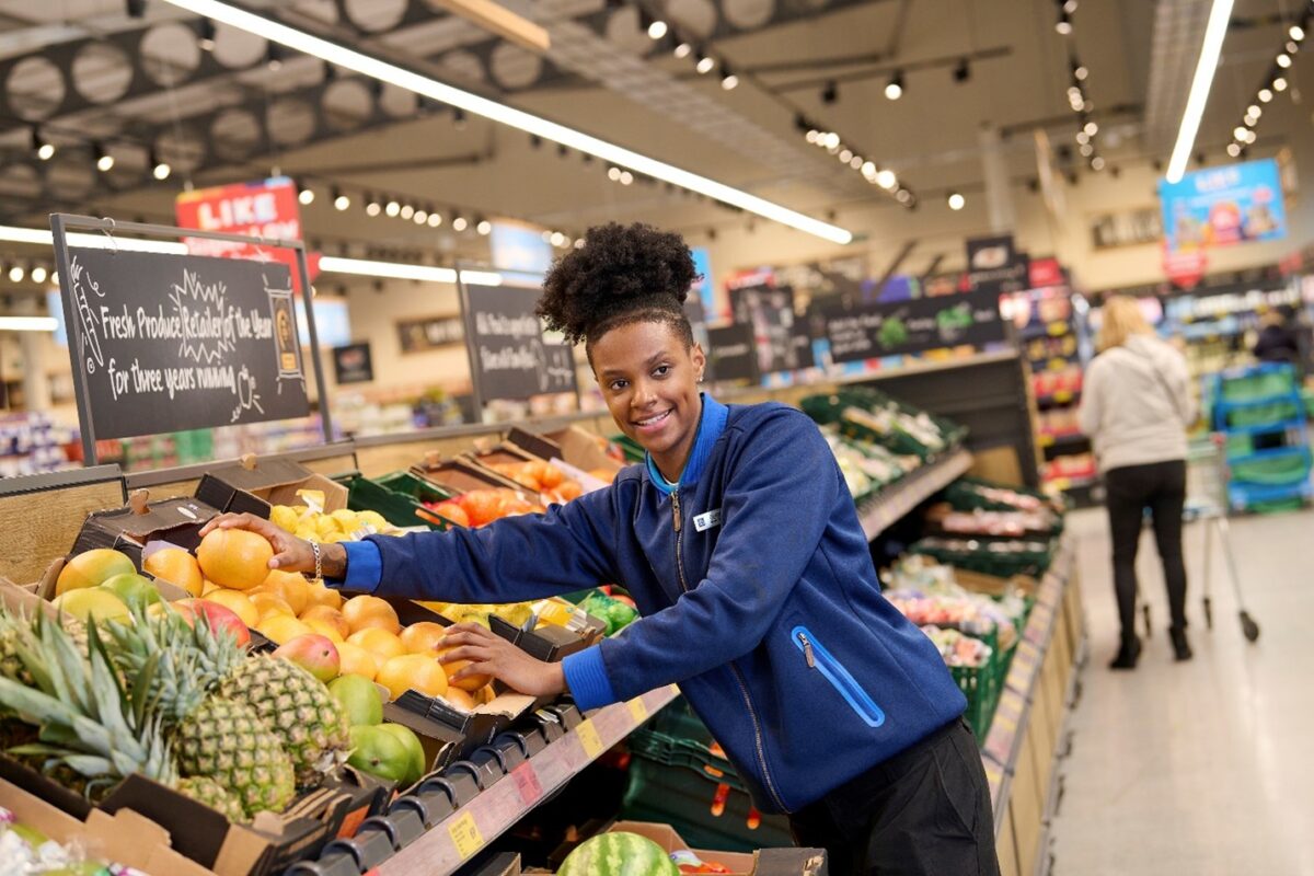 NEWS | Aldi store assistants set to receive a better-than-expected pay rise from Saturday 1st March maintaining Aldi’s position as Britain’s best-paying supermarket