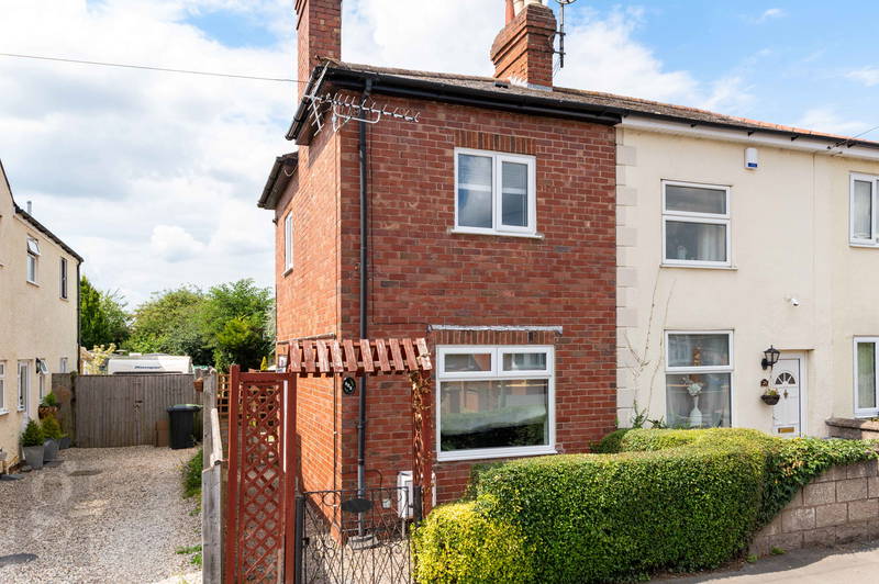 PROPERTY | A two bedroom end of terrace property in a popular area of Hereford with a guide price of £171,500