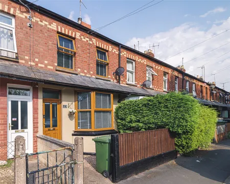 PROPERTY | An attractive and spacious two bedroom mid terrace Victorian house in Ross-on-Wye