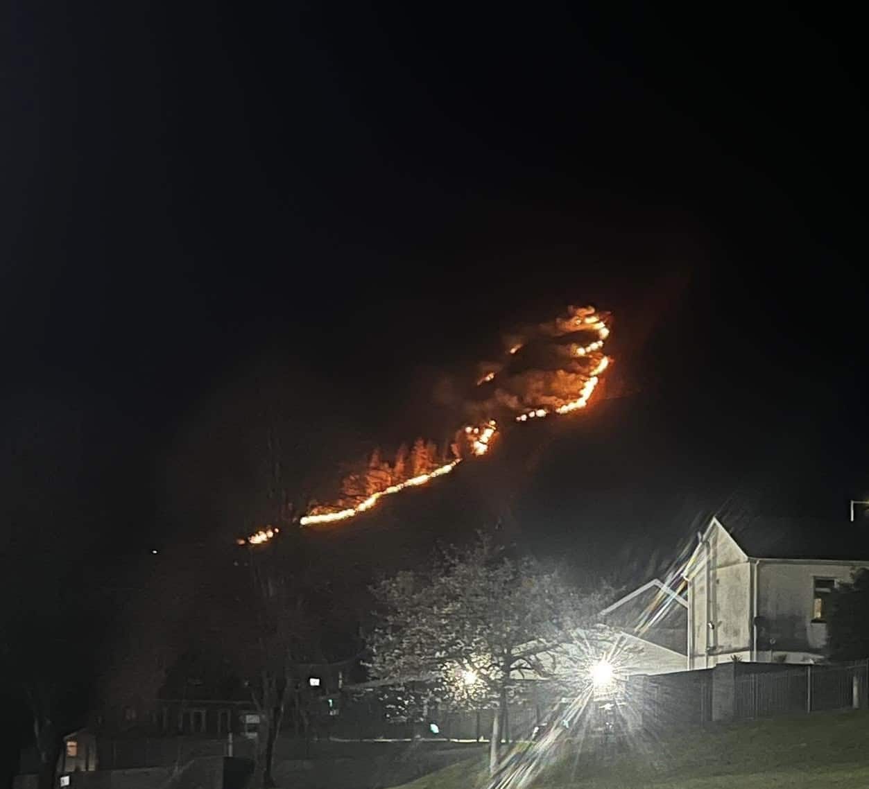 NEWS | Fire crews across Wales are tackling several grass fires with public urged to only call 999 if there is a risk to life or property