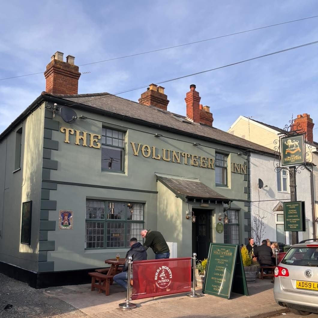 FEATURED | A Hereford pub has reopened following an extensive refurbishment and the food looks excellent and dogs are also welcome!