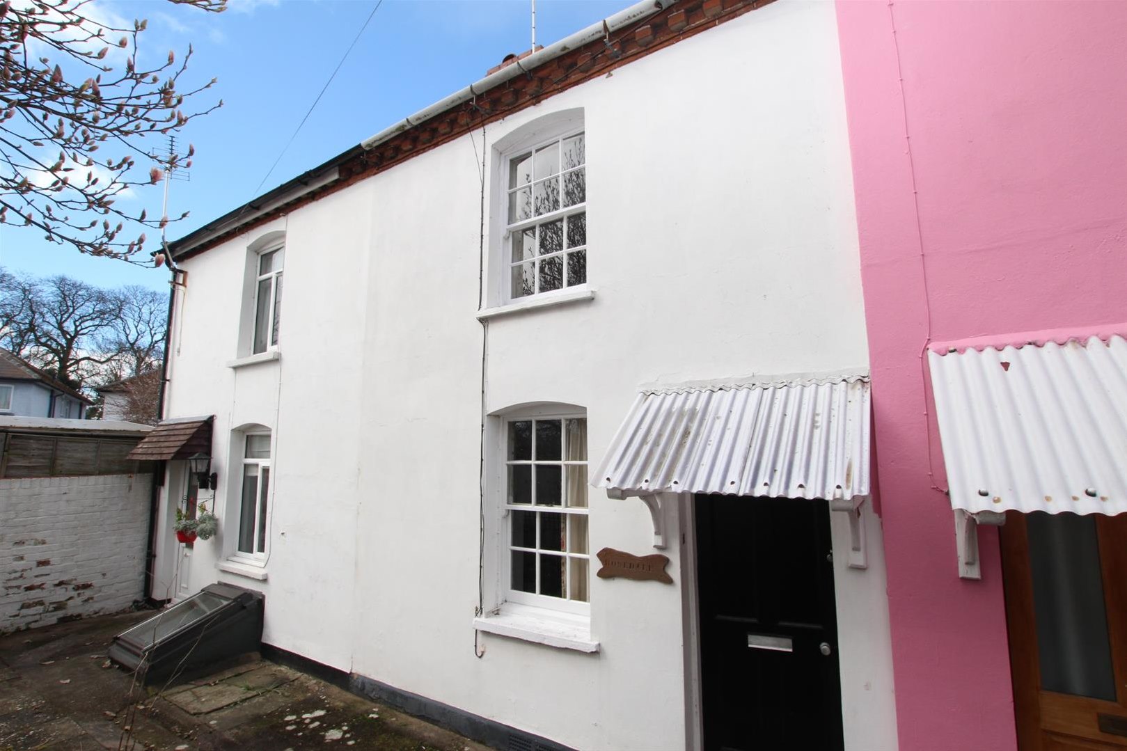 TO LET | A two bedroom mid-terraced cottage just a short walk from Hereford city centre and available immediately