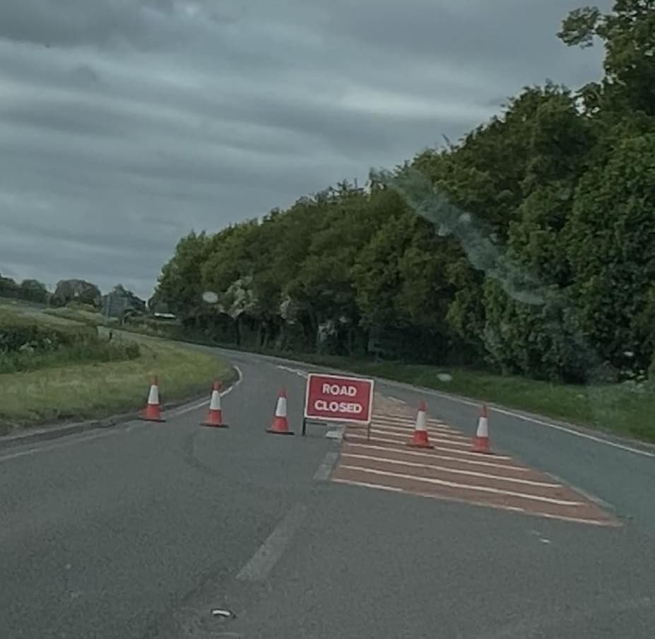 NEWS | A section of the A465 Hereford to Abergavenny Road is CLOSED in BOTH DIRECTIONS this morning 