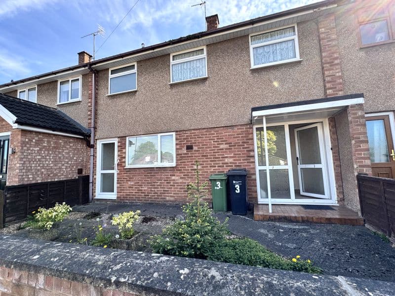 TO LET | A three bedroom mid terrace property that’s available to rent now in Hereford
