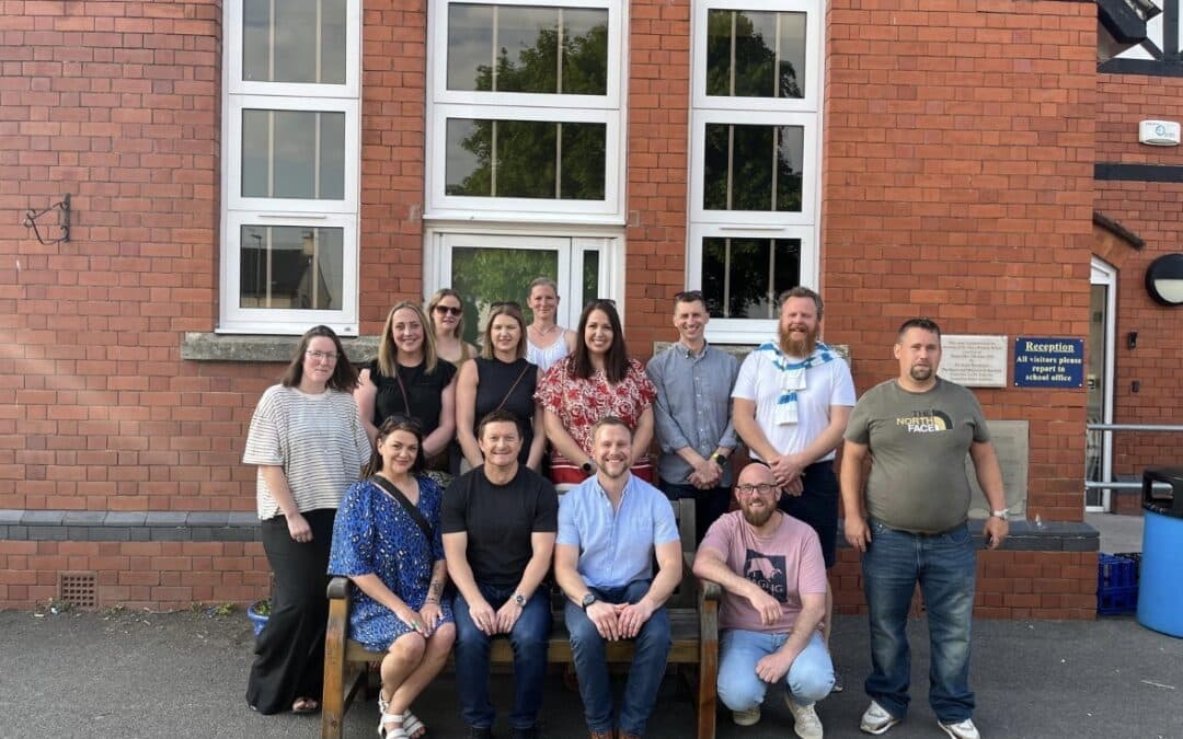 NEWS | Former pupils of a school in Hereford get together for a reunion 30 years after leaving