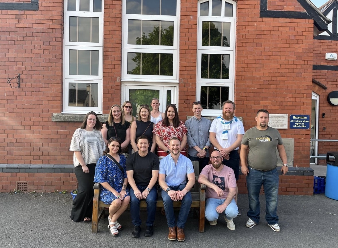 NEWS | Former pupils of a school in Hereford get together for a reunion 30 years after leaving