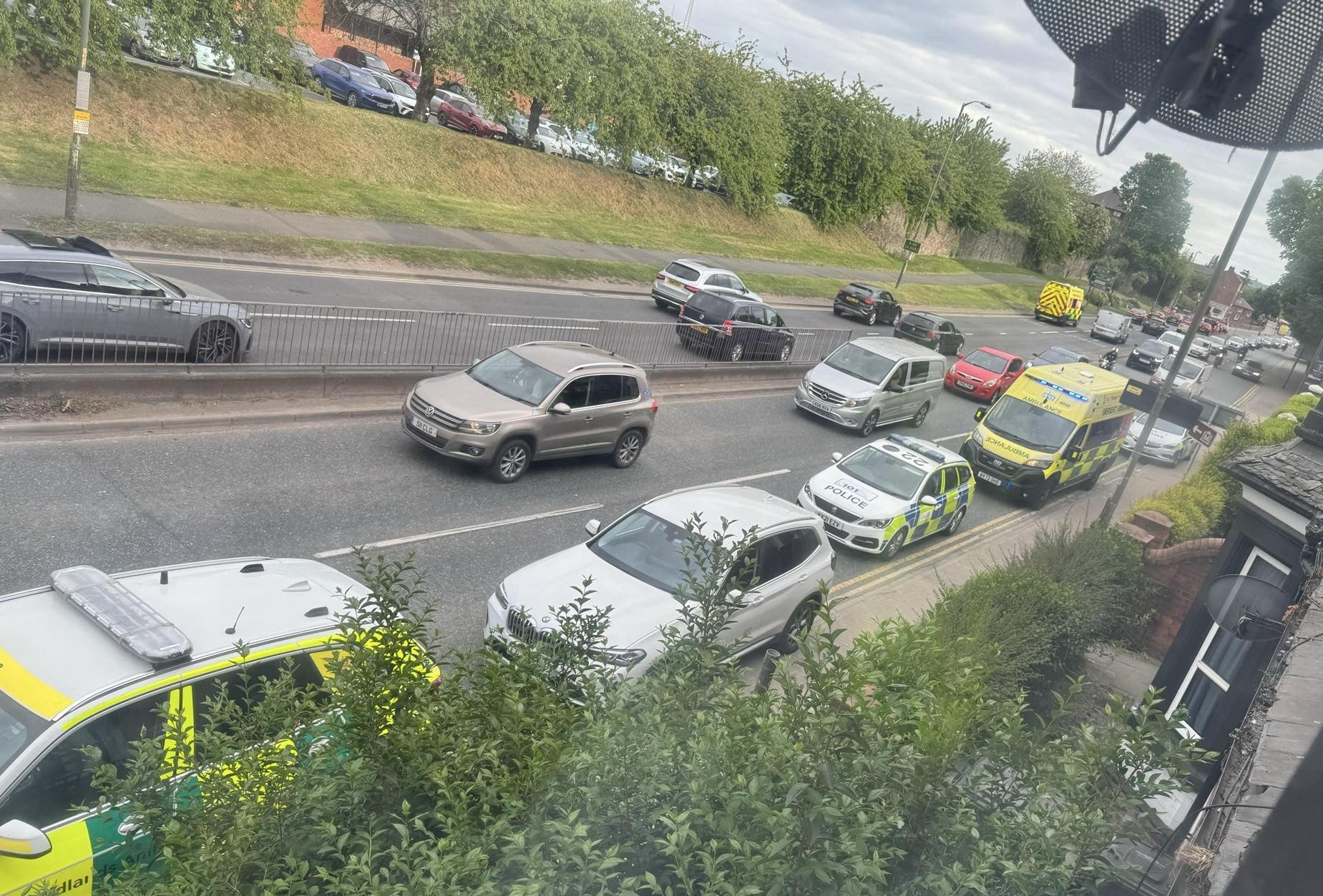 NEWS | Significant emergency services presence on Victoria Street in Hereford this evening