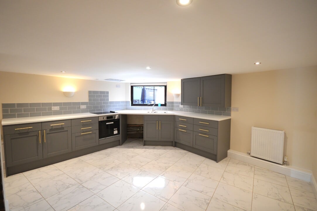 PROPERTY | A stunning riverside apartment that has been fully renovated and is available for £70,000 in Hereford!