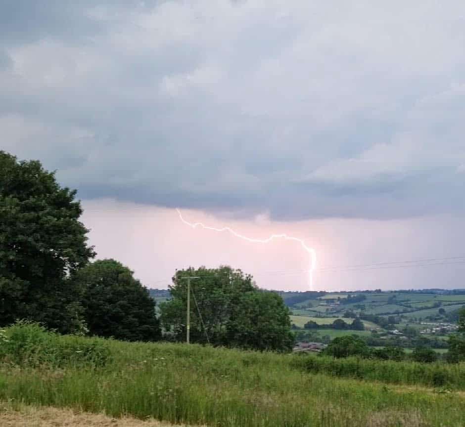 NEWS | Plenty of sunny and warm weather but risk of thunderstorms, with hail and thunder possible as we head into late Sunday and Monday