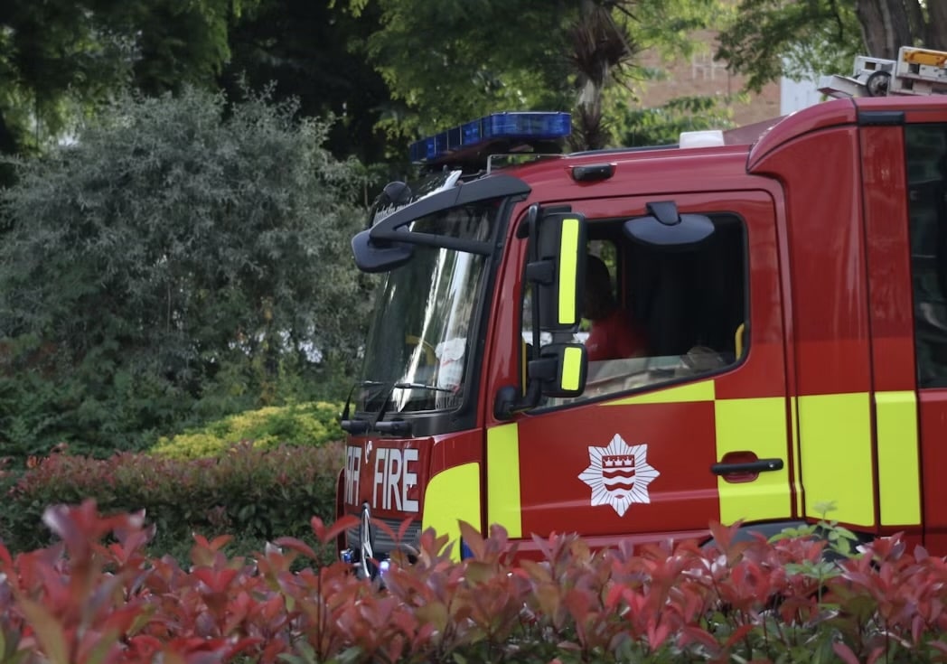 LATEST | Hereford Fire Station pays tribute to two firefighters and a member of the public who died following a major incident at a former RAF base in Oxfordshire