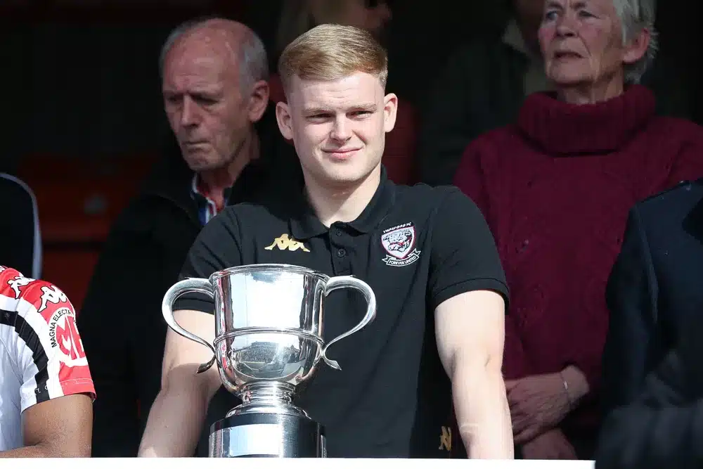 FOOTBALL | Bulls announce that defender Aaron Skinner has signed a new deal ahead of the 2025/26 National League North season