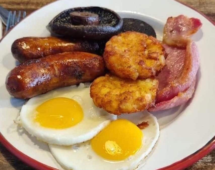 FEATURED | The Hereford cafe / restaurant that is getting incredible reviews about its breakfast, burgers, hot dogs and takeaway menu!