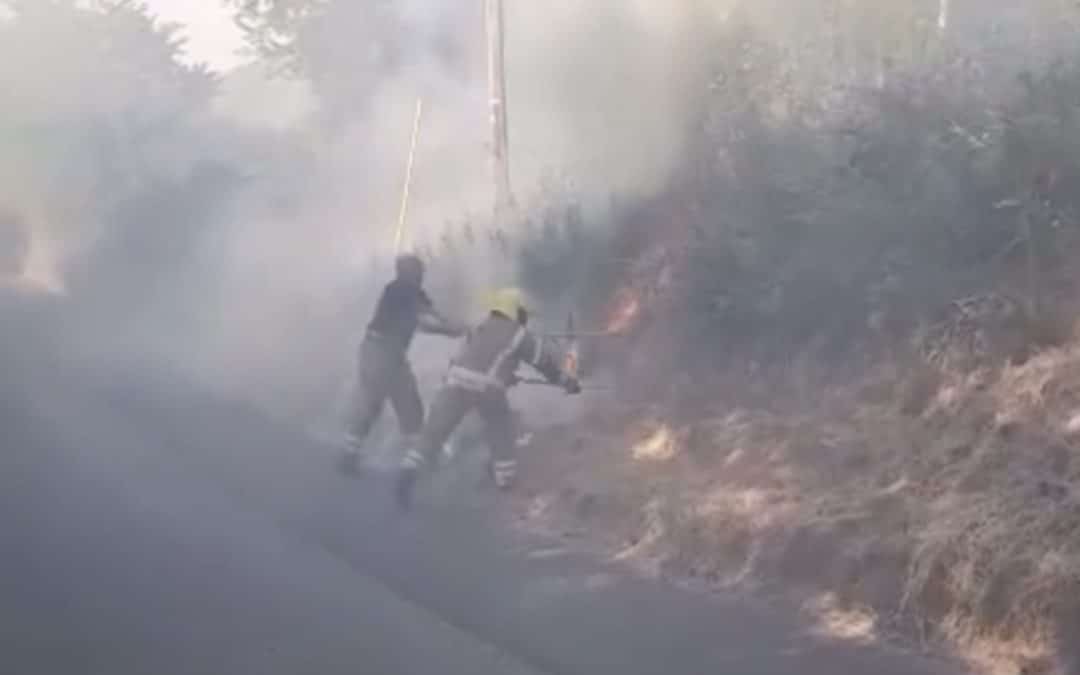 NEWS | Fire crews tackle fire that was close to properties in a Herefordshire village