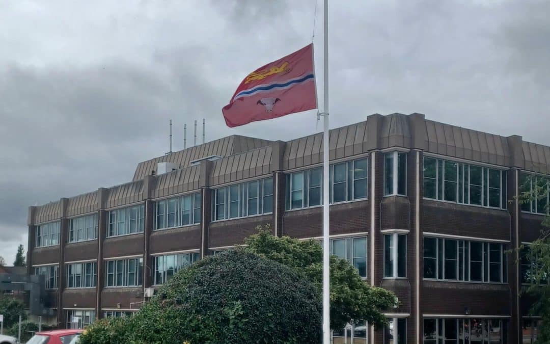 NEWS | County flag at half-mast following the death of a councillor