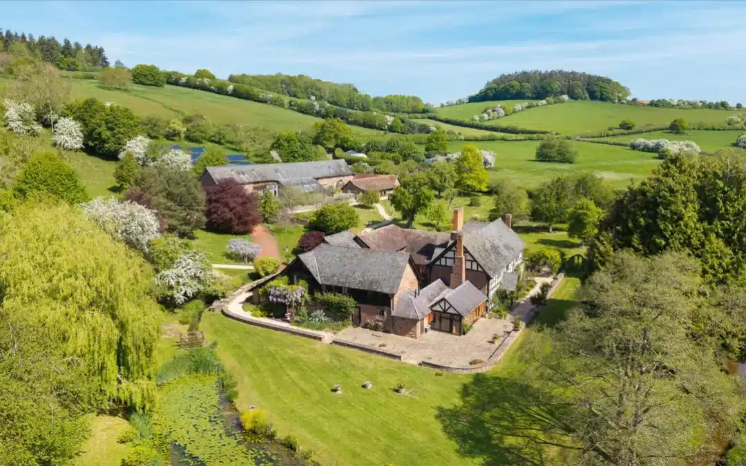 PROPERTY | A stunning property in Herefordshire featuring fabulous rooms and an indoor swimming pool!