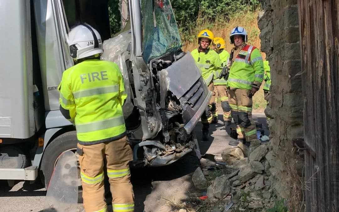 NEWS | Emergency services called to a serious collision where a lorry hit a building