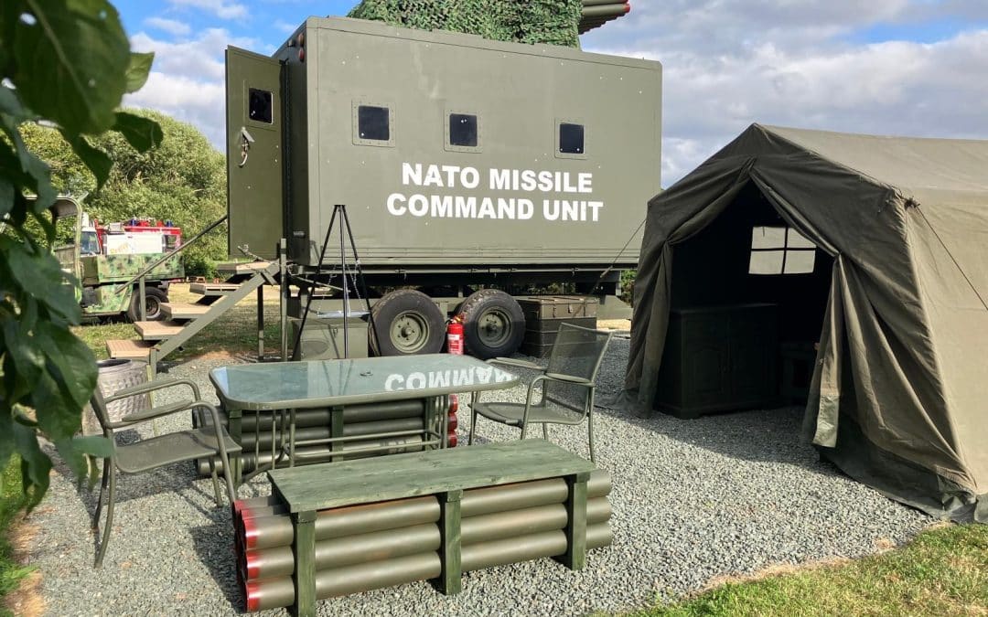 FEATURED | Book your stay at Kingfisher Meadow in Herefordshire in the brand new Command Unit glamping pod