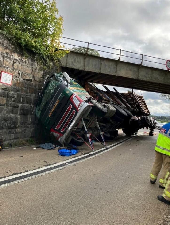NEWS | Network Rail issues urgent message to drivers after a railway bridge was struck causing significant costs for taxpayers