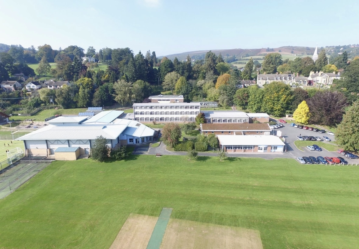 NEWS | A Herefordshire school is CLOSED today due to ice and no buses running 