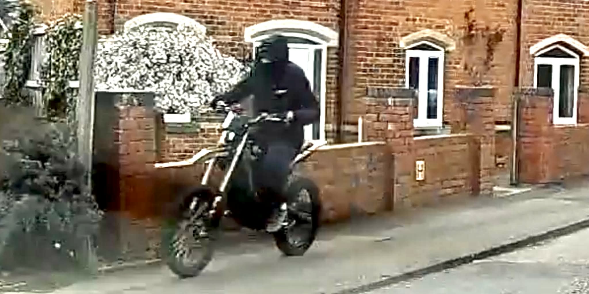 NEWS | Police are appealing for witnesses after a male attempted to steal a child’s mobile phone last month