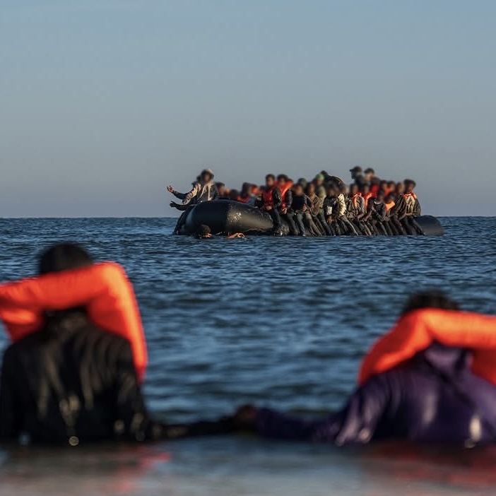 UK NEWS | UK to pay France £660 million to stop illegal migrants crossing the channel