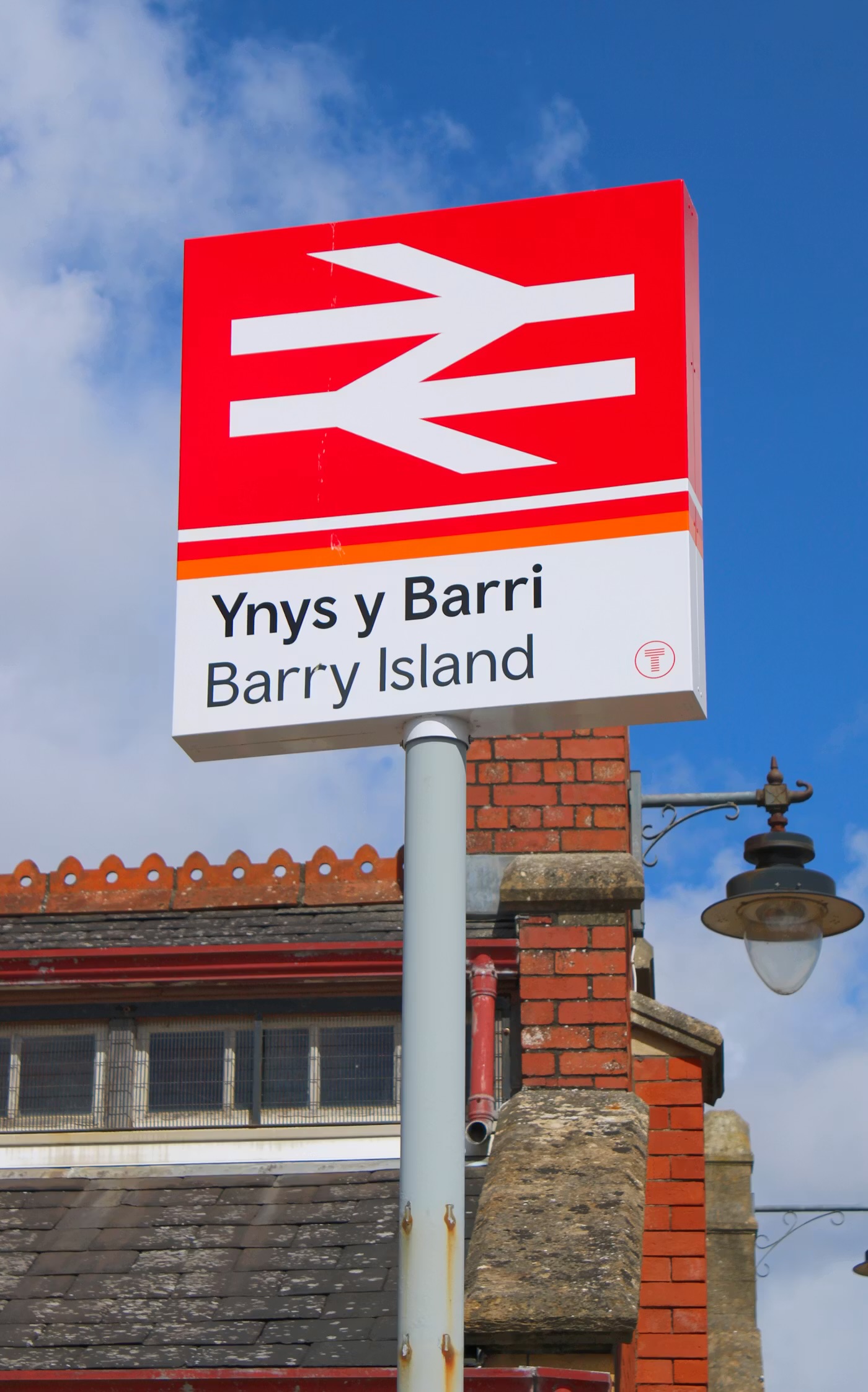 NEWS | A 17-year-old boy has had to have his leg amputated after being stabbed at Barry Island