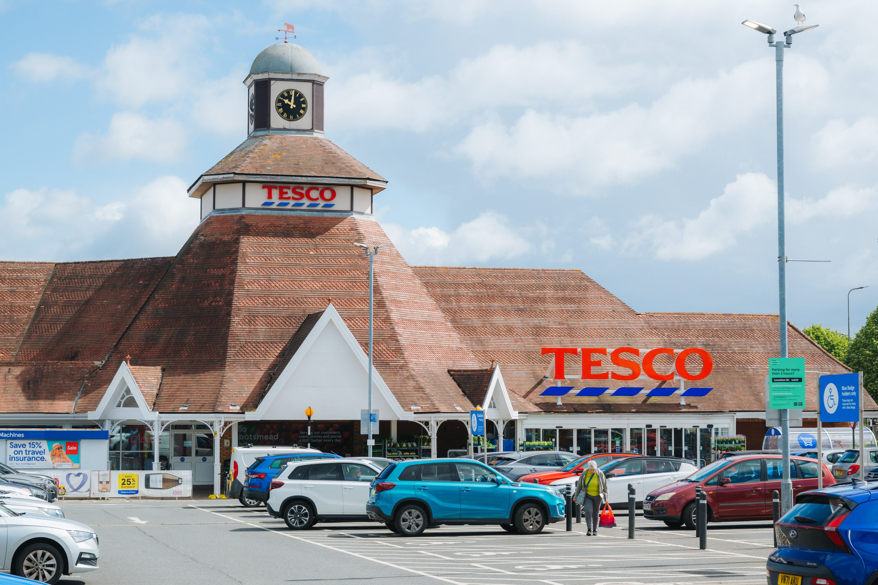 UK NEWS | Tesco makes major change that will impact 16 and 17 year olds that shop at its stores