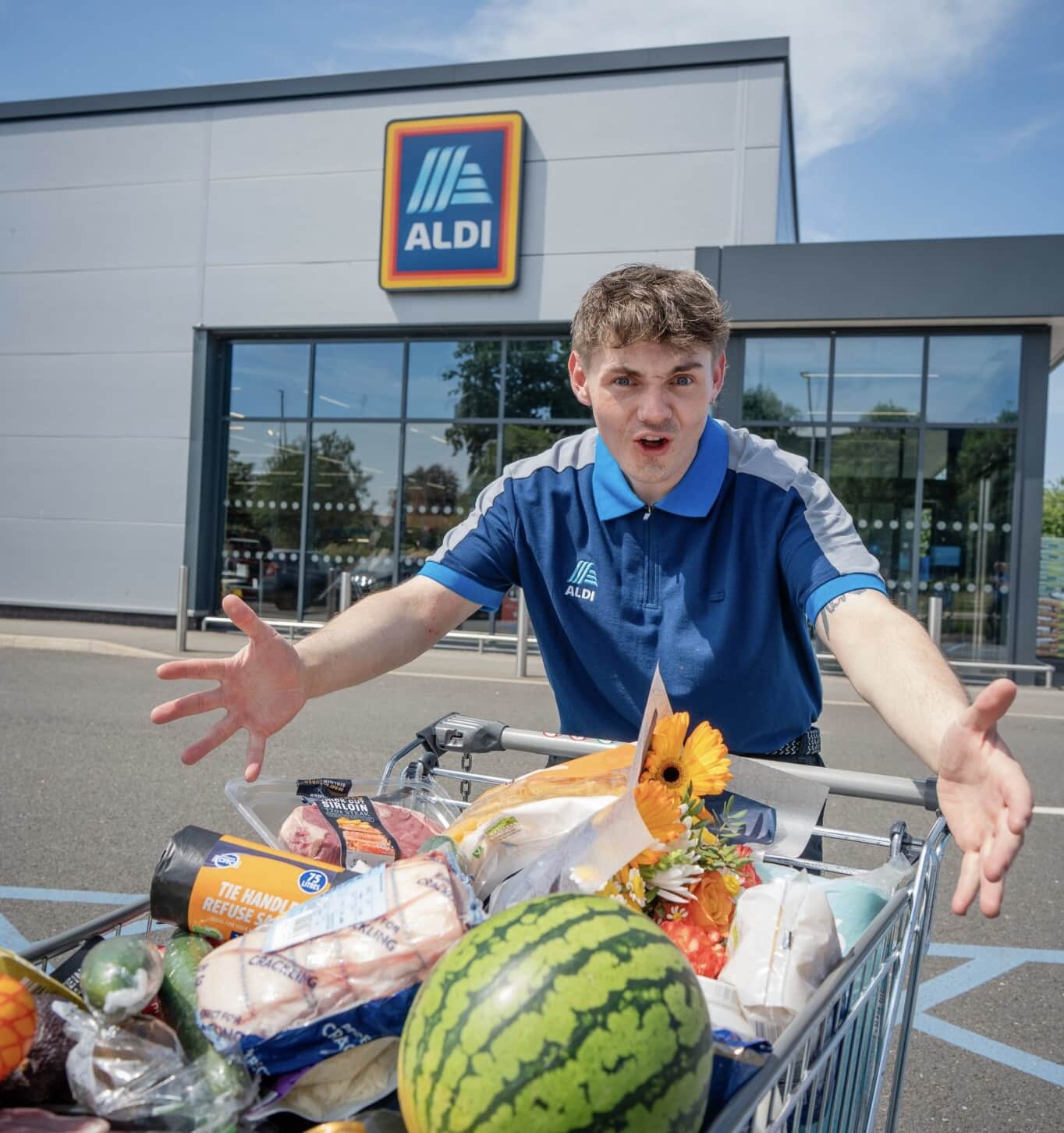 UK NEWS | Aldi is giving shoppers the chance to take part in a five-minute trolley dash